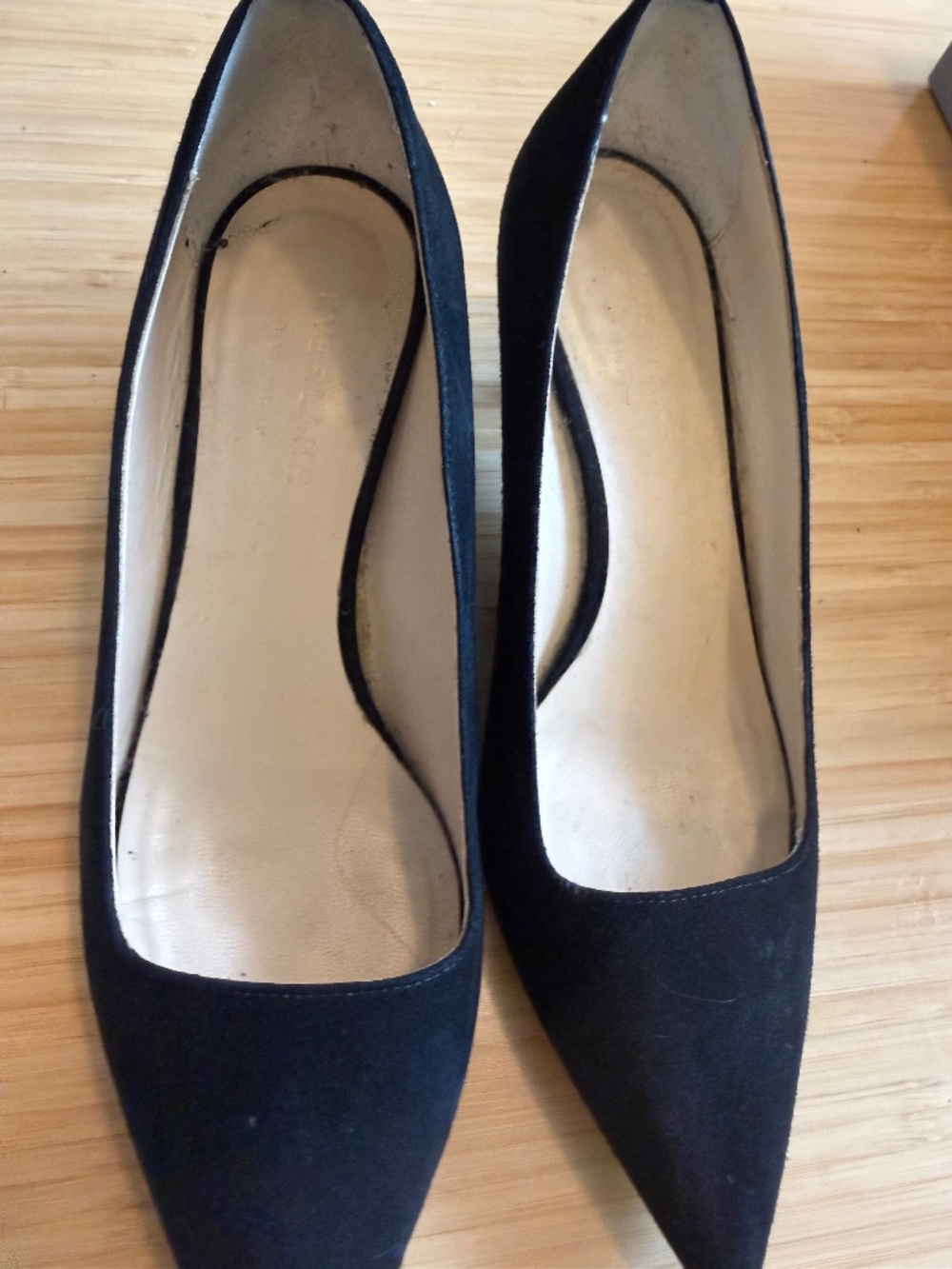 Everlane Black Suede Pointed Toe Kitten Heel Pumps Size 7 Made in Italy